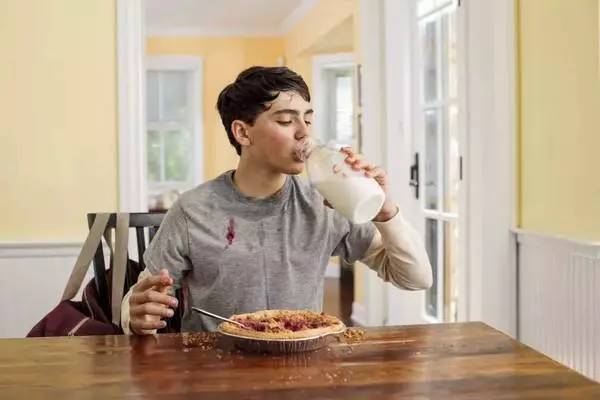 東莞新鮮食材配送：脫脂牛奶真的能幫助減肥嗎？