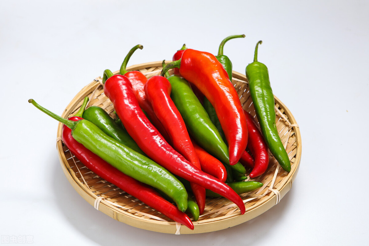 東莞飯?zhí)檬卟伺渌徒ㄗh準(zhǔn)媽媽食用辣椒時(shí)一定要適可而止